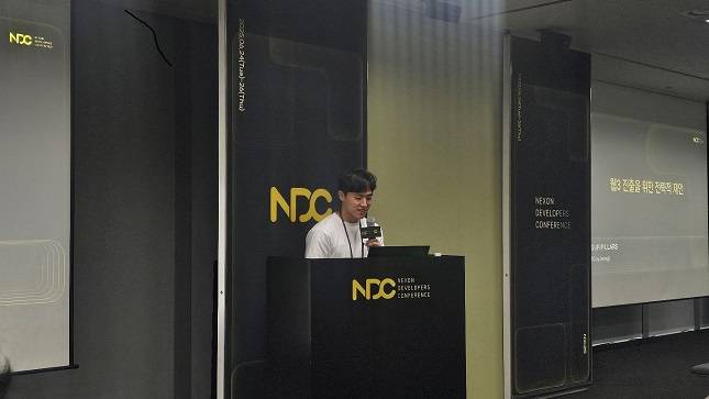 정재환 포필러스 리서치 겸 COO(최고운영책임자)가 지난 25일 넥슨 사옥에서 열린 넥슨 개발자 컨퍼런스(NDC) 2025에서 '웹 3.0 진출을 위한 전략적 제언'을 주제로 발표하고 있다. /사진=비즈워치