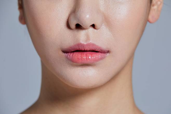 대표적인 미용 시술인 보톡스 주사는 몸의 신경계를 공격해 마비를 일으키는 중독으로 이어지기도 한다. 영국에서 집단 발병했고 한국에서도 2023년 발생한 적이 있다. [사진=게티이미지뱅크]