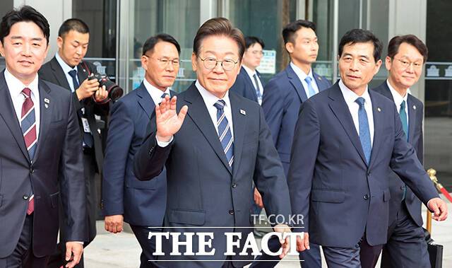 시정연설 마친 뒤 국회 나서는 이재명 대통령.