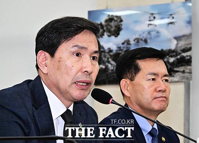 추경안 의결에 대한 인사말 하는 김선호 국방부 장관 직무대행.