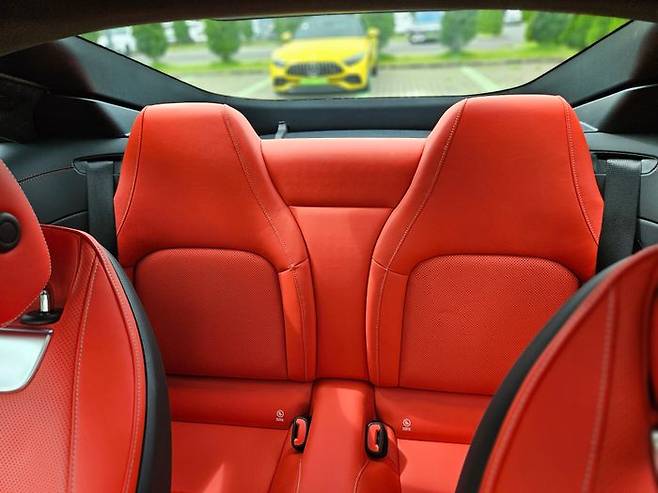 메르세데스-AMG GT 55 4MATIC+ 뒷좌석. ⓒ데일리안 정진주 기자