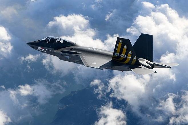 비행 중인 FK-21 복좌형 4호기.ⓒKAI