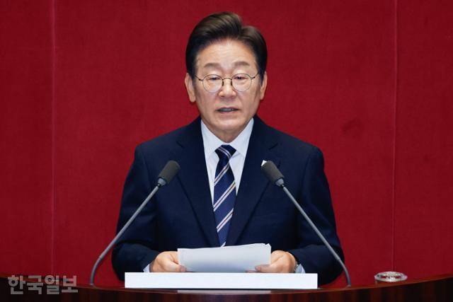 이재명 대통령이 26일 국회에서 열린 제426회국회(임시회) 제2차 본회의에서 2025년도 제2회 추가경정예산안에 대한 정부의 시정연설을 하고 있다. 고영권 기자