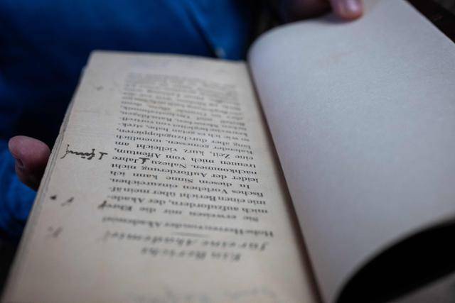 체코 출신 유대인 작가 프란츠 카프카가 히브리어를 공부한 흔적이 담겨 있는 노트. AFP 연합뉴스