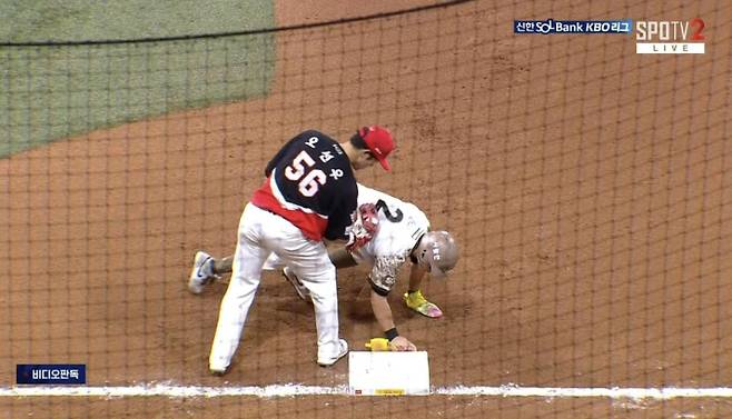 26일 고척 KIA전 8회 무사 1루에서 견제사를 당한 이주형의 모습. 스포티비, 티빙 캡처