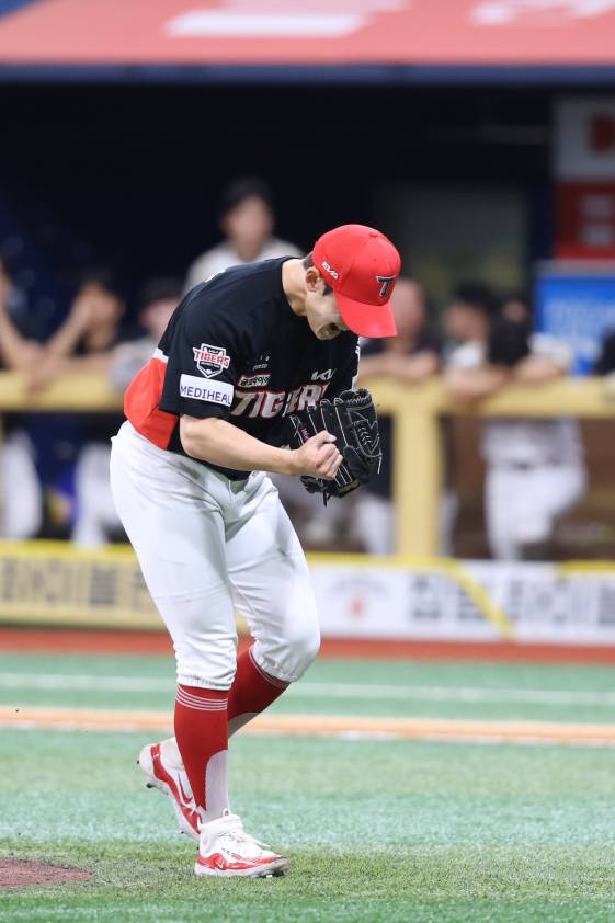 26일 고척 키움전에서 실점 위기를 버틴 김현수가 포효하고 있다. KIA 제공