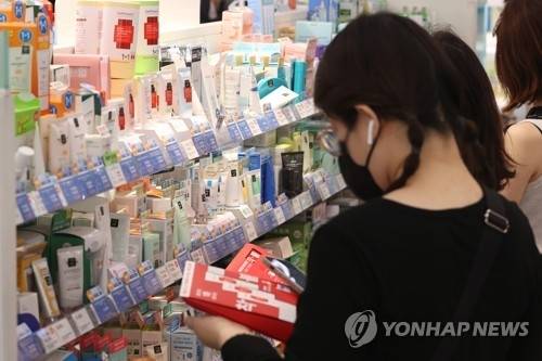 ▲ 화장품 판매대 자료사진 [연합뉴스 자료사진]
