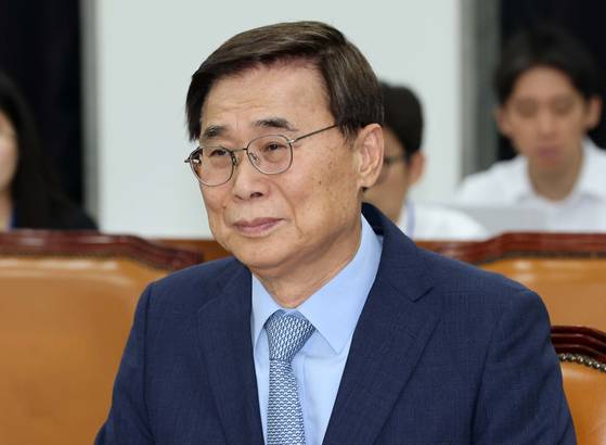 National Intelligence Service director Lee Jong-seok attends a parliamentary intelligence committee meeting held at the National Assembly in western Seoul on June 26. [KIM SEONG-RYONG]