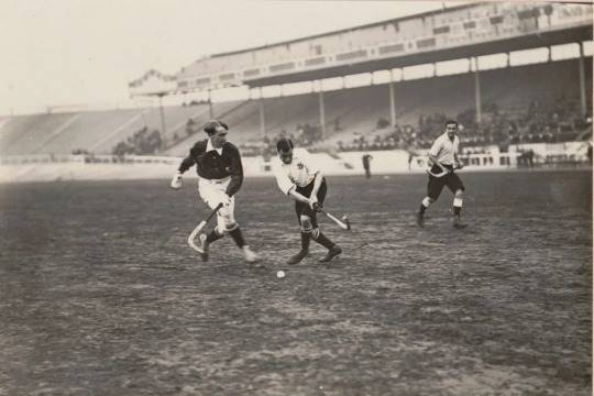 1908년 런던 올림픽 필드하키 결승전 잉글랜드-아일랜드전. [국제하키연맹 홈페이지]