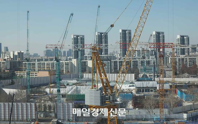 서울 한 아파트 건설현장 모습 [박형기기자]