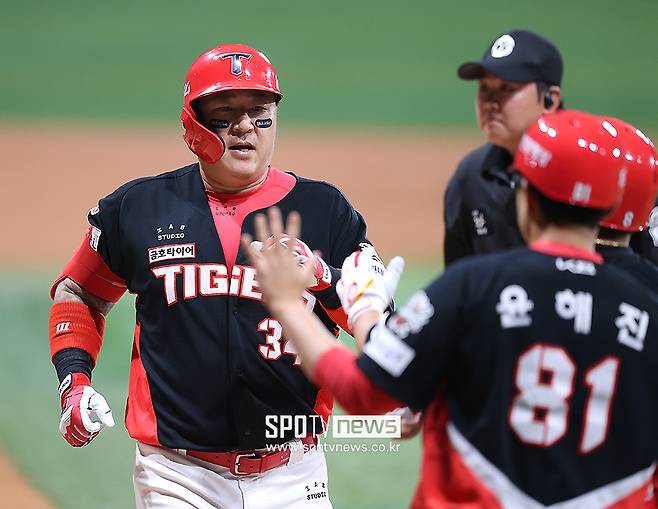 ▲ 여전히 KIA에서 대체 불가의 타격을 과시하고 있는 최형우 ⓒ곽혜미 기자