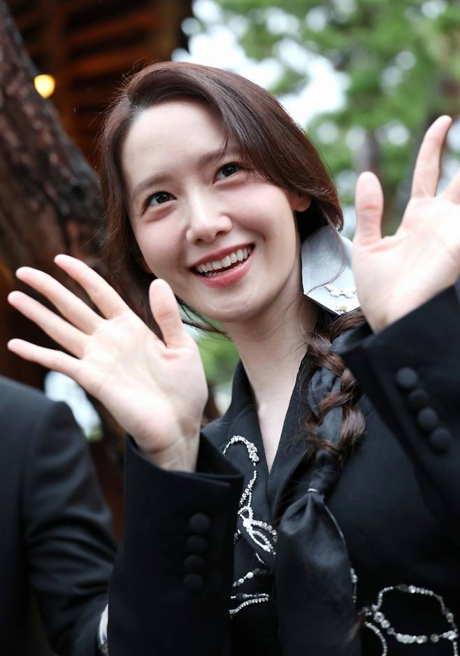 (서울=뉴스1) 권현진 기자 = 배우 겸 가수 임윤아(소녀시대 윤아)가 14일 오후 서울 성북구 한국가구박물관에서 열린 설화수 글로벌 컬처트립 홀리스틱 나이트 행사에 참석하고 있다. 2025.4.14/뉴스1  Copyright (C) 뉴스1. All rights reserved. 무단 전재 및 재배포,  AI학습 이용 금지. /사진=(서울=뉴스1) 권현진 기자