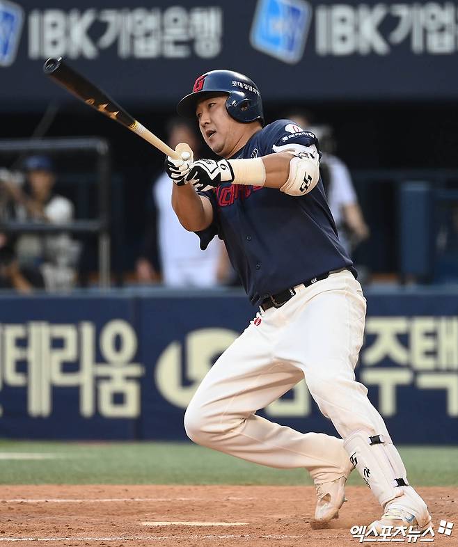 롯데 자이언츠 베테랑 타자 정훈이 26일 창원NC파크에서 열리는 2025 신한 SOL Bank KBO리그 NC 다이노스와의 팀 간 7차전에 2번 지명타자로 선발 출전한다. 사진 엑스포츠뉴스 DB