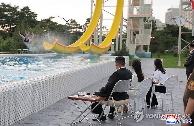 북한, 원산갈마관광지구 준공 (평양 조선중앙통신=연합뉴스) 북한의 대형 해변 리조트 단지인 강원도 원산 갈마 해안관광지구가 준공됐다. 조선중앙통신은 26일 김정은 국무위원장이 참석한 가운데 "원산갈마해안관광지구 준공식이 24일에 성대히 진행됐다"고 보도했다. 2025.6.26 
    [국내에서만 사용가능. 재배포 금지. For Use Only in the Republic of Korea. No Redistribution] nkphoto@yna.co.kr