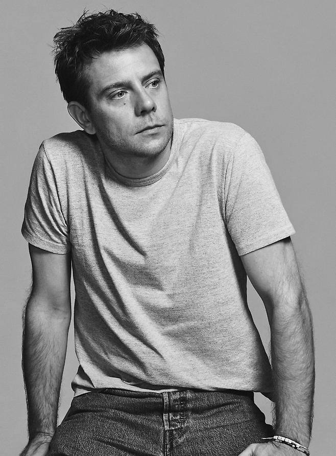 디올의 남·녀·오트 쿠튀르까지 맡으며 '원 디올'을 완성할 디올의 새로운 크리에이티브 디렉터 조나단 앤더슨. ⓒDAVID SIMS /디올 제공