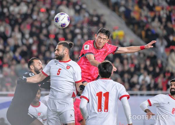 조유민(오른쪽, 남자 축구대표팀). 서형권 기자