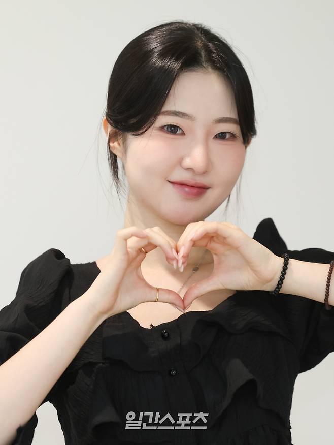 가수 류연주가 25일 오후 서울 중구 순화동 KG타워에서 진행된 일간스포츠와의 인터뷰에 앞서 포즈를 취하고 있다. 서병수 기자 qudtn@edaily.co.kr /2025.06.25/