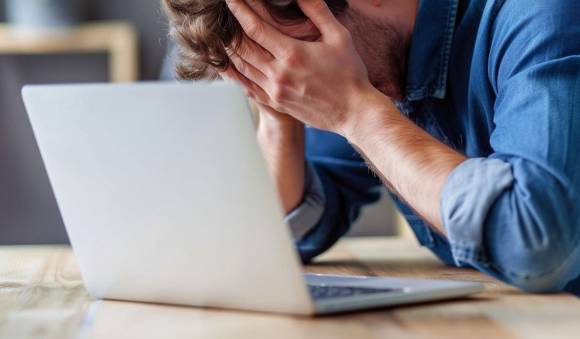 인사 문제로 불만을 품은 충주시 공무원이 시장실에서 난동을 부리다 경찰에 붙잡혔다. 본 기사와 무관한 이미지. [사진=픽사베이@Aristal]