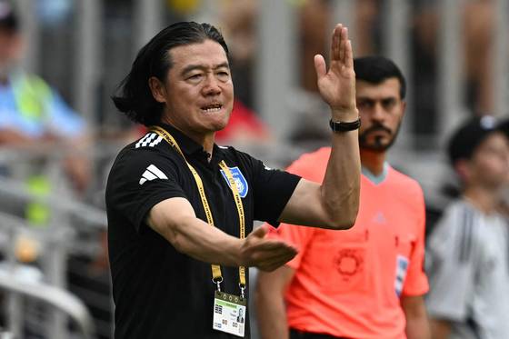 3전 전패로 탈락을 막지 못한 울산의 김판곤 감독. [AFP=연합뉴스]