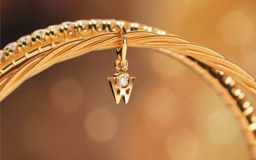 벨렌도르프는 180년 역사의 '세계에서 가장 정교한 주얼리'란 명성을 얻고 있다. 사진 속 제폼은 골드 루프 등 벨렌도르프의 기술력과 감성이 집약된 '제뉴인 러브 네크리스'다.사진 벨렌도르프