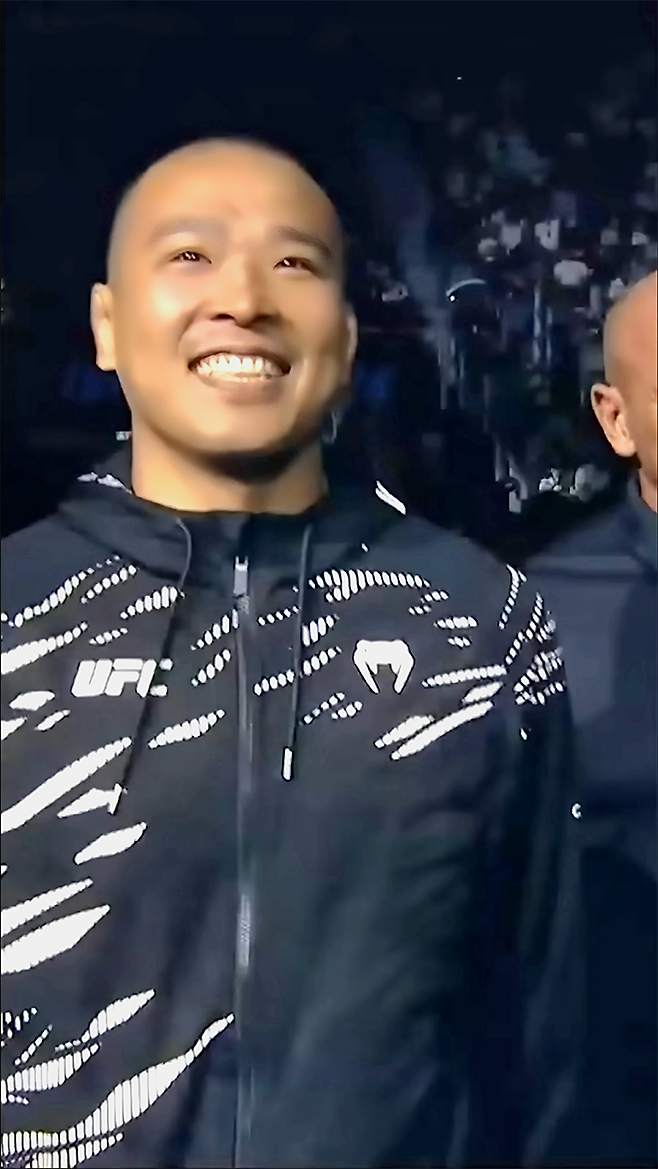 박준용이 2025년 6월 UFC on ABC 8 제5경기를 위해 아제르바이잔 바쿠 크리스털 홀에 입장하고 있다. 사진=TKO