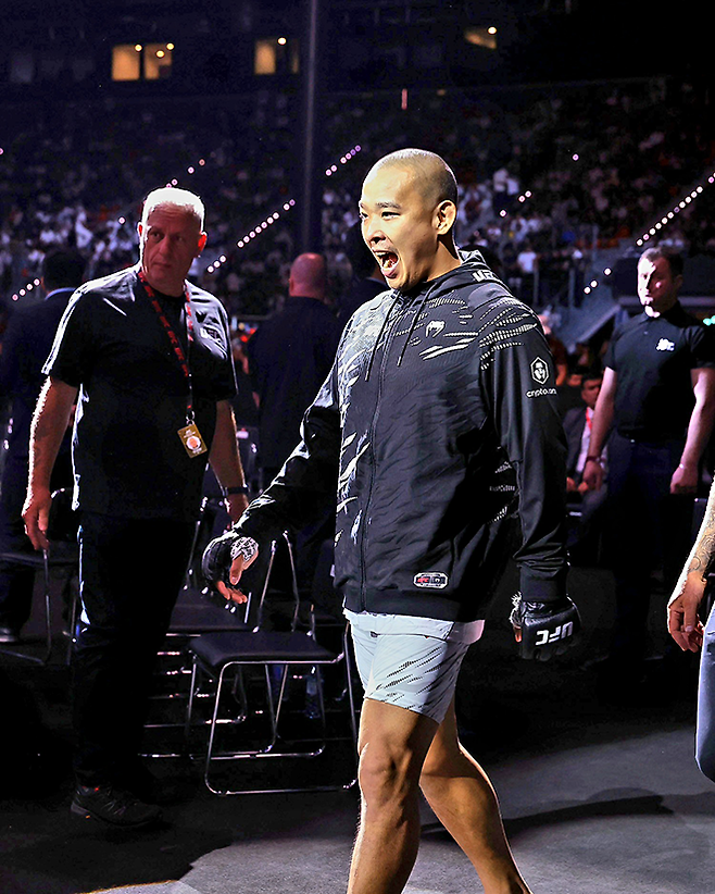 박준용이 2025년 6월 UFC on ABC 8 제5경기를 위해 아제르바이잔 바쿠 크리스털 홀에 입장하고 있다. 사진=TKO