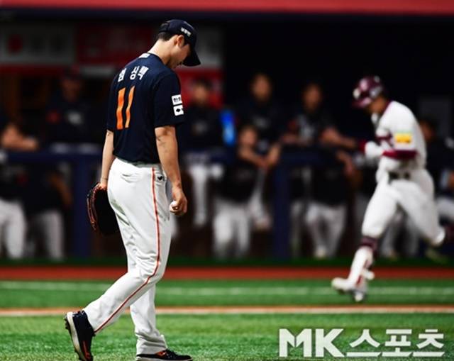 올 시즌 힘든 시기를 보내고 있는 엄상백. 사진=김재현 기자