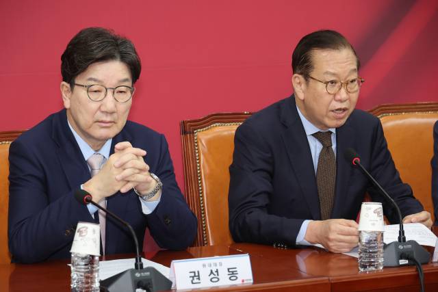 ▲국민의힘 권성동 전 원내대표와 권영세 전 비상대책위원장. ⓒ연합뉴스