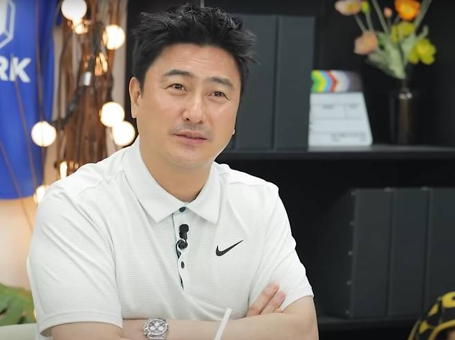 축구선수 출신 방송인 안정환. 유튜브 채널 '안정환 19' 캡처.