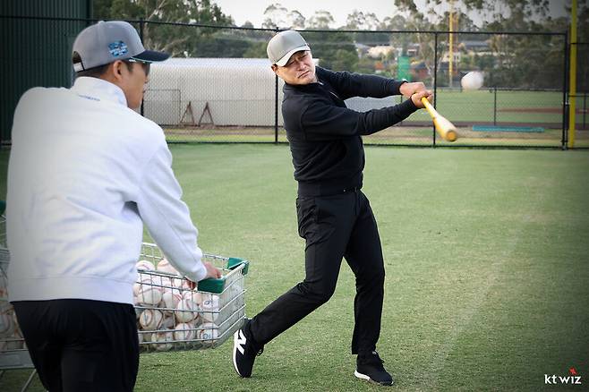 ▲ 이종범 KT 코치가 KT를 떠나 야구 예능 프로그램에서 감독으로 새 출발한다. ⓒKT 위즈
