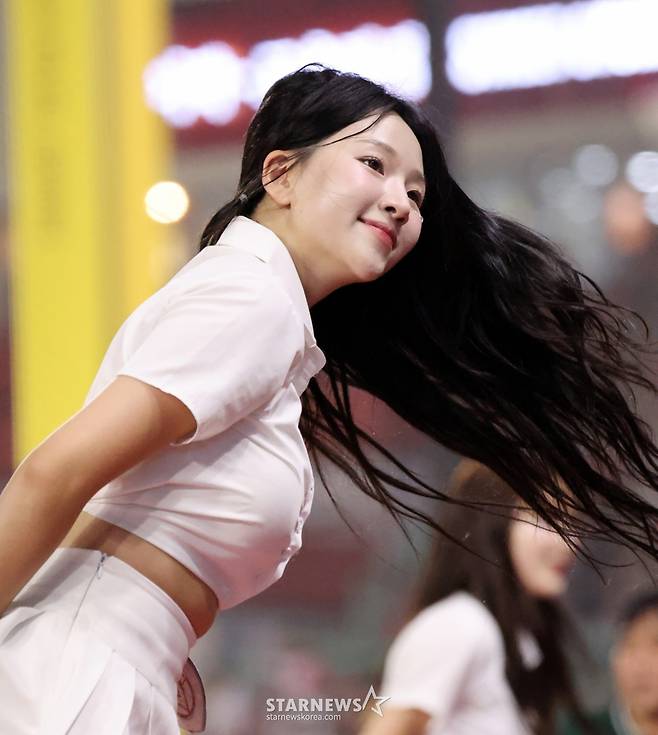 [★한번에 쓱]땀에 흠뻑 '베이비페이스' 드러낸 SSG 이연진