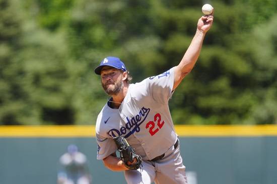 6월 27일(한국시간) 미국 콜로라도주 덴버의 쿠어스필드에서 열린 2025 메이저리그(MLB) 콜로라도 로키스와 LA 다저스 간의 맞대결, 다저스 선발투수 클레이튼 커쇼가 6이닝 2피안타(1피홈런) 4탈삼진 1실점 퀄리티스타트 피칭을 펼쳤다. 그는 통산 3000K 대기록까지 탈삼진 3개를 남겨뒀다. 연합뉴스