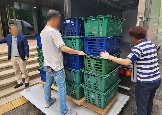 폐기업체 차량에 실려 있던 사무장비들 [최민희 의원실 제공. 재판매 및 DB 금지]