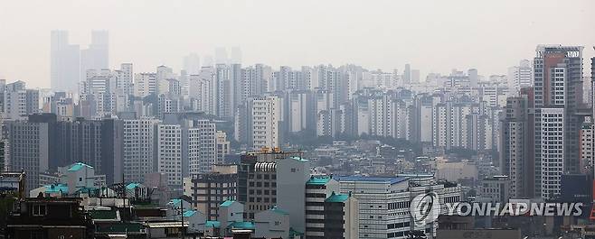 '내일부터 대출 바늘구멍'…휴가내서 계약하고 은행 창구로 (서울=연합뉴스) 최재구 기자. 2025.6.27 jjaeck9@yna.co.kr