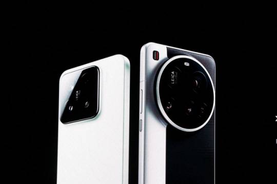 지난 3월 스페인에서 열리는 정보통신 박람회 ‘MWC 2025’ 개막을 앞두고 샤오미가 공개한 스마트폰 ‘샤오미15’와 ‘샤오미15 울트라’ 이미지. 로이터연합뉴스