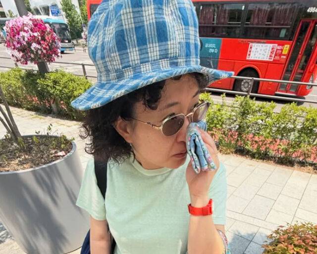 원지가 100만 구독자를 달성해 골드 버튼을 받았다. / 원지 소셜미디어 캡처