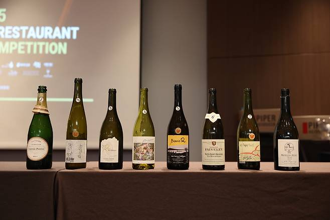 결선 블라인드 테이스팅 와인 8종.