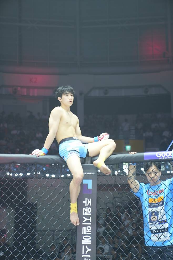 ▲ 편예준은 케이지 위에서 상대를 기다리는 퍼포먼스로 큰 주목을 받고 있다. ⓒ로드FC