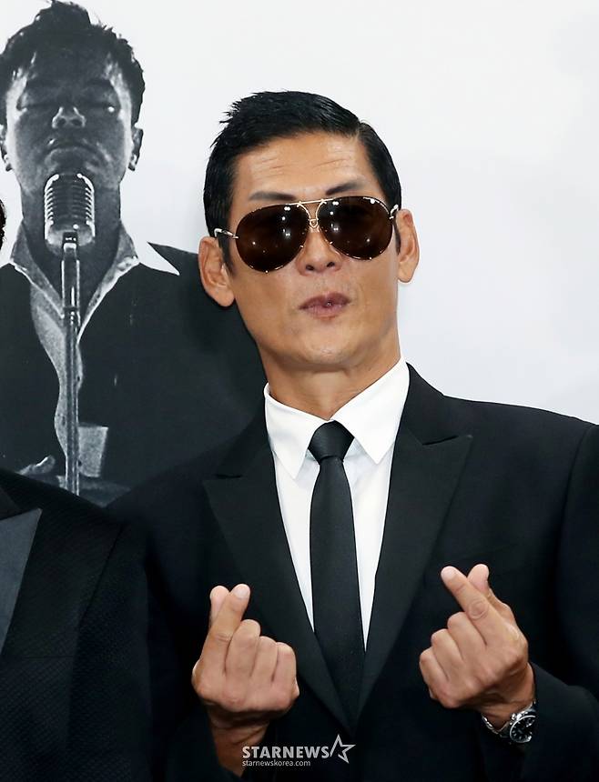 (서울=뉴스1) 권현진 기자 = 지오디의 박준형이 30일 오후 서울 영등포구 여의도 KBS홀에서 진행된 '딴따라 JYP' 포토월 행사에 참석해 포즈를 취하고 있다. 2024.8.30/뉴스1  Copyright (C) 뉴스1. All rights reserved. 무단 전재 및 재배포,  AI학습 이용 금지. /사진=(서울=뉴스1) 권현진 기자