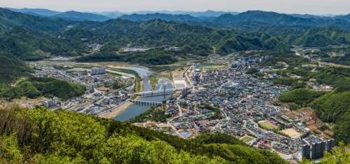 영월군과 영월문화관광재단은 8월 1일부터 3일까지 동강 둔치 일원에서 ‘제27회 동강뗏목축제’를 개최한다.