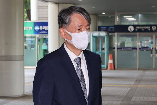 조지호 전 경찰청장이 18일 서울 서초구 서울중앙지법에서 열린 내란 중요임무종사 등 혐의 재판에 출석하고 있다. 뉴시스