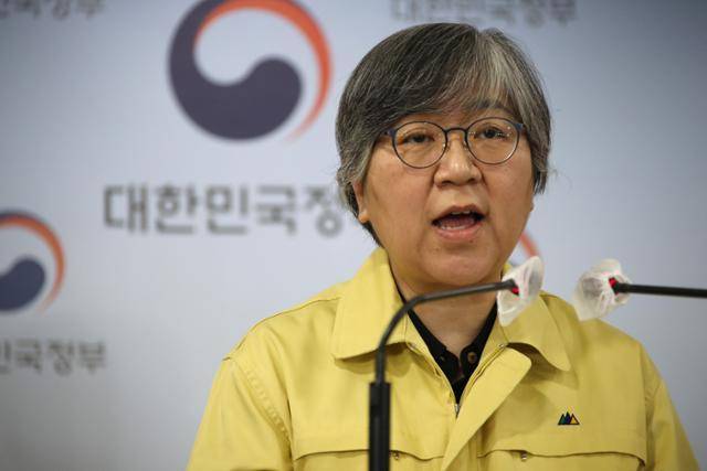 2021년 코로나19 팬데믹 당시 정부 브리핑을 진행 중인 정은경 질병관리청장. 연합뉴스