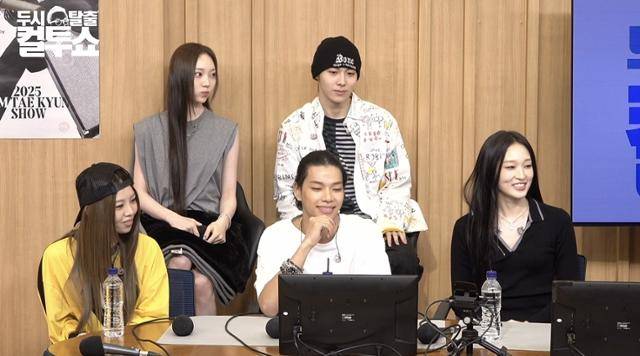 혼성그룹 올데이 프로젝트 멤버 애니가 부모님의 반대를 딛고 가수 데뷔의 꿈을 이루게 된 사연을 고백했다. SBS 파워FM 제공