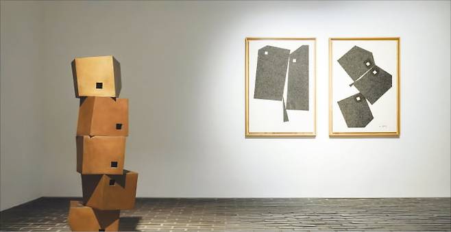 엄태정 작가의 ‘세계는 세계화한다’ 전시 전경.  아라리오갤러리 제공