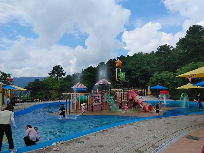 [수원=뉴시스] 물놀이형 수경시설. (사진=경기도 제공) 2025.06.29. photo@newsis.com *재판매 및 DB 금지