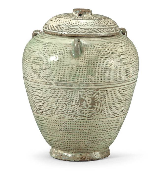 [서울=뉴시스] '경주장흥고'가 새겨진 분청사기 인화무늬 삼이호, 조선 15세기, 호림박물관 소장 (사진=국립중앙박물관 제공:) 2025.06.27. photo@newsis.com *재판매 및 DB 금지