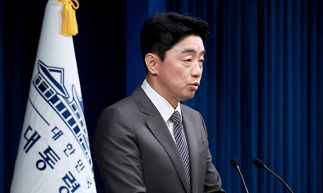 강훈식 대통령비서실장이 29일 서울 용산 대통령실 청사에서 장관급 추가 인선을 발표하고 있다. 연합뉴스