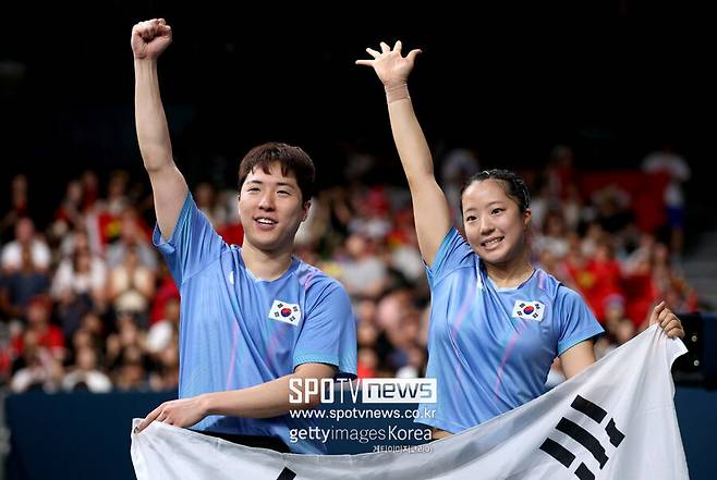 ▲ 한국 탁구의 '황금 콤비' 임종훈(왼쪽)-신유빈 조가 2025 월드테이블테니스(WTT) 컨텐더 자그레브에서 중국 조를 완파하고 혼합복식 정상에 섰다. 지난주 류블라냐 대회에 이어 2주 연속 WTT 시리즈 우승을 달성하는 낭보를 전했다.