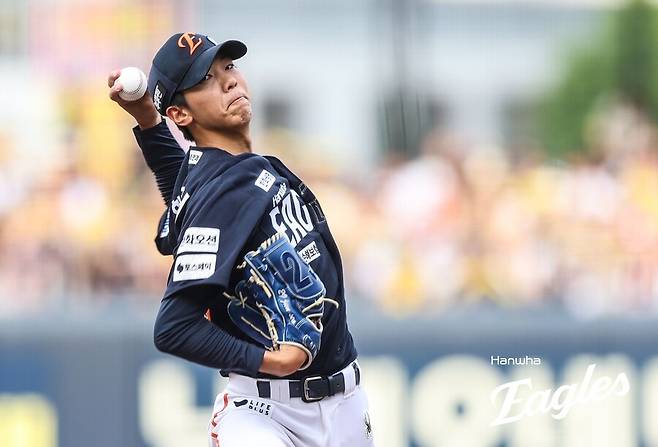 ▲ 등판 간격이 너무 벌어진 황준서는 29일 인천 SSG전에서 불펜 대기한다 ⓒ한화이글스