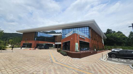 전남 담양군 금산면 '국립정원문화원' 방문자센터.